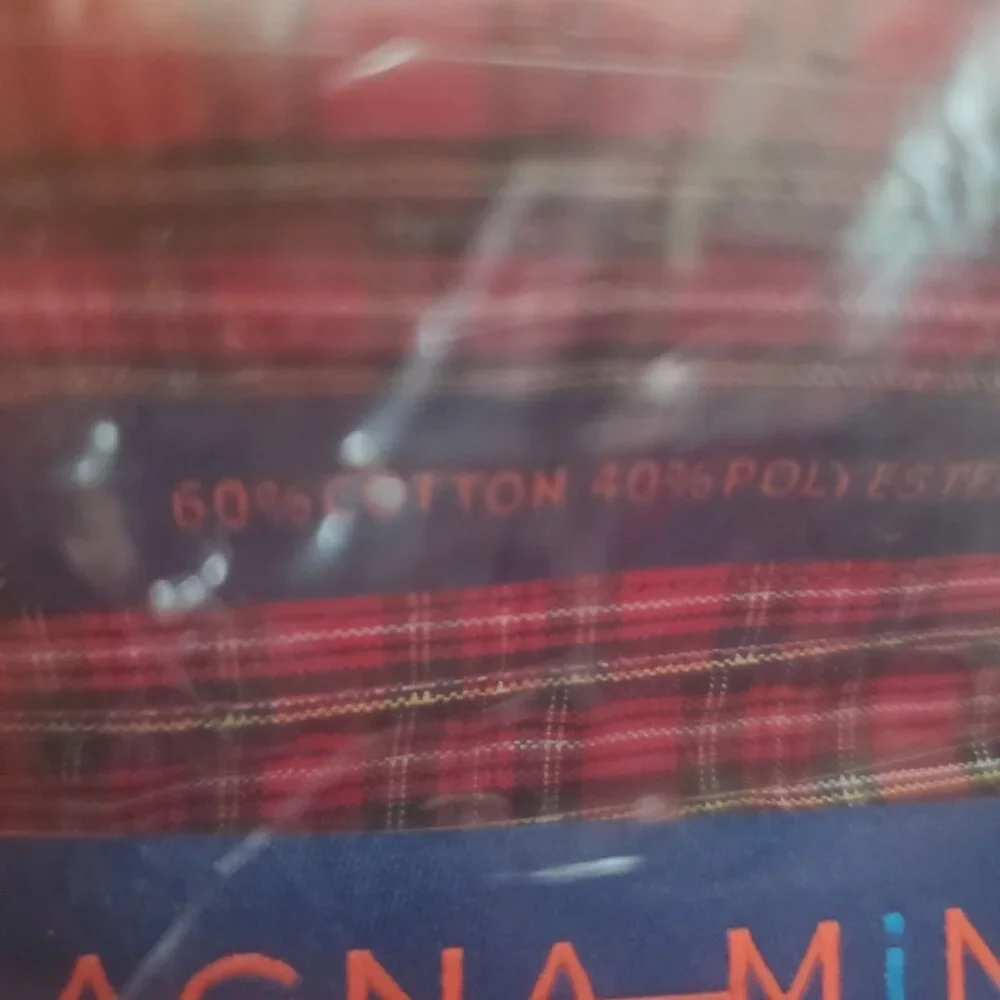 MagnaReady dress shirt boys sz medium Red plaid magnetic button down Long sleeve